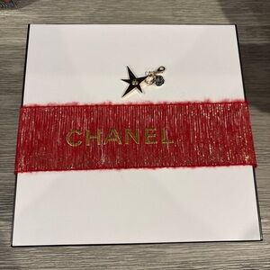 NEW Chanel Gift Box, ribbon and charm LARGE 8.5x4